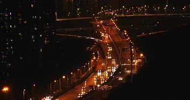 4K城市夜间交通车辆行驶来往车辆夜晚行车视频的预览图
